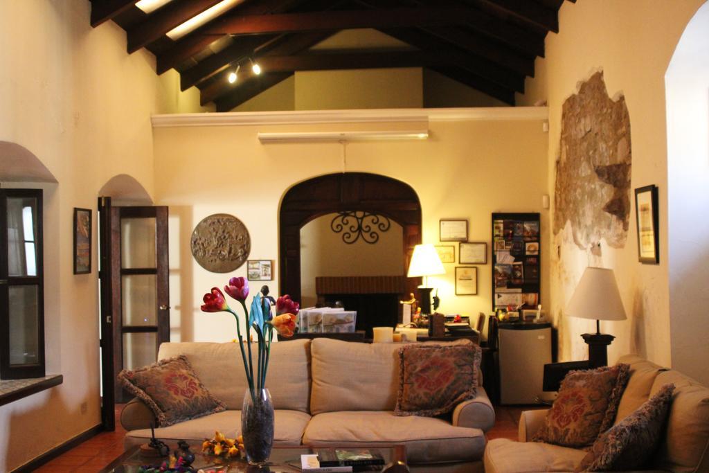 Hotel Sor Juana Antigua Exteriör bild