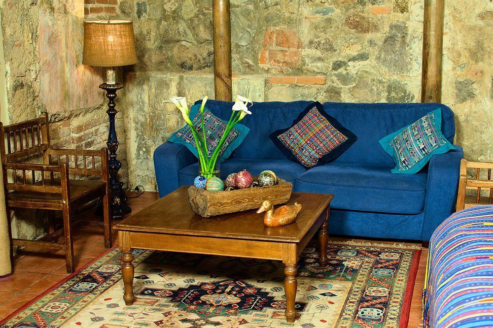Hotel Sor Juana Antigua Exteriör bild