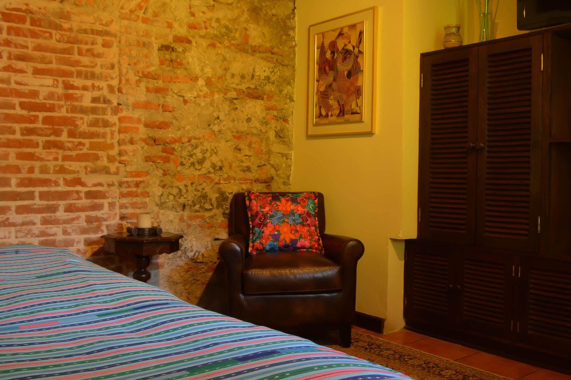 Hotel Sor Juana Antigua Exteriör bild